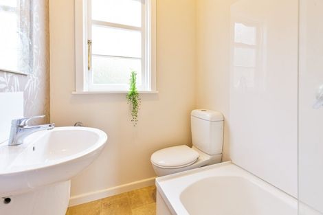 Photo of property in 16 Athens Street, Miramar, Wellington, 6022