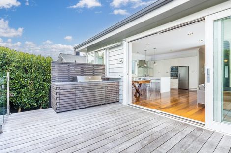 Photo of property in 16 Warwick Street, Morningside, Auckland, 1022