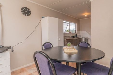 Photo of property in 12 Imperial Place, Henderson, Auckland, 0612