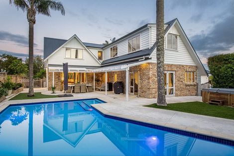 Photo of property in 2/22 View Road, Campbells Bay, Auckland, 0630