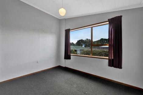 Photo of property in 39 Birdwood Avenue, Moturoa, New Plymouth, 4310