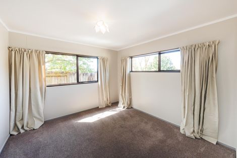 Photo of property in 15 Ashburn Lane, Awapuni, Palmerston North, 4412