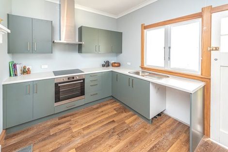 Photo of property in 32 Aotea Street, Castlecliff, Whanganui, 4501