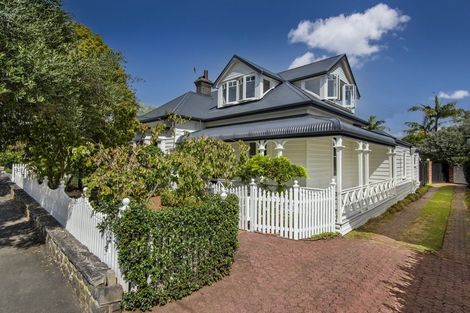 Photo of property in 21 Cheltenham Road, Devonport, Auckland, 0624