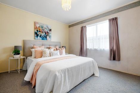 Photo of property in 2 Sunnyside Road, Nawton, Hamilton, 3200