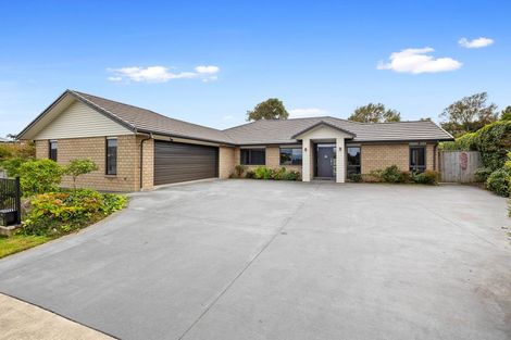 Photo of property in 12 Anderson Way, Highlands Park, New Plymouth, 4312