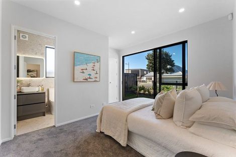 Photo of property in 7 Picnic Point Road, Hobsonville, Auckland, 0616