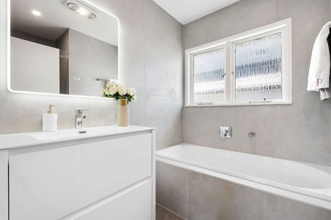 Photo of property in 292 Beach Road, Campbells Bay, Auckland, 0630