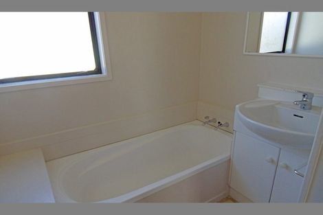 Photo of property in 8 Tyndrum Place, Highland Park, Auckland, 2010