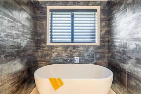 Photo of property in 355 Grays Road, Pauatahanui, Porirua, 5381