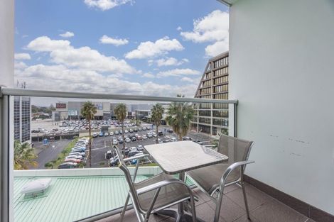 Photo of property in Proximity Apartments, 405/17 Osterley Way, Manukau, Auckland, 2104