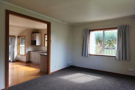 Photo of property in 42 Fitzroy Road, Fitzroy, New Plymouth, 4312