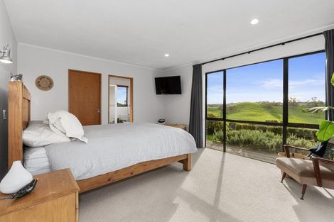 Photo of property in 18 Pataua Road North, Whareora, Whangarei, 0175