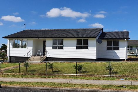Photo of property in 2 Arnhem Place, Pukekohe, 2120