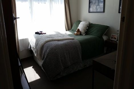 Photo of property in 82 Ocean View Road, Northcote, Auckland, 0627