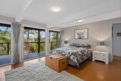 Photo of property in 220 Wade River Road, Wade Heads, Whangaparaoa, 0932