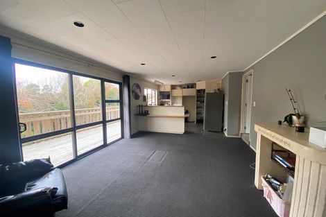 Photo of property in 25 Montana Place, Merrilands, New Plymouth, 4312