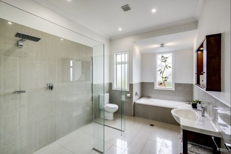 Photo of property in 472 Main North Road, Bay View, Napier, 4104