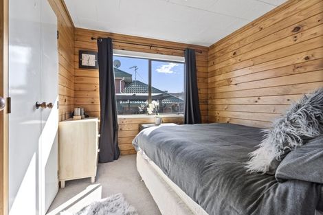 Photo of property in 28a Hoylake Place, Wattle Downs, Auckland, 2103