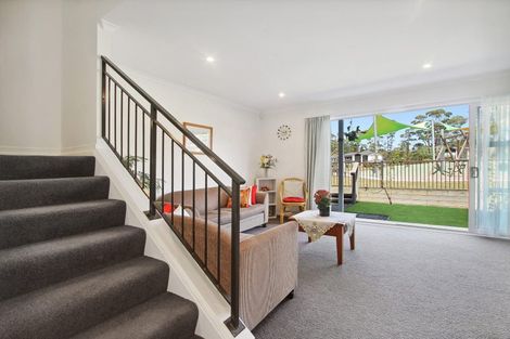 Photo of property in 7 Briddock Way, Swanson, Auckland, 0614