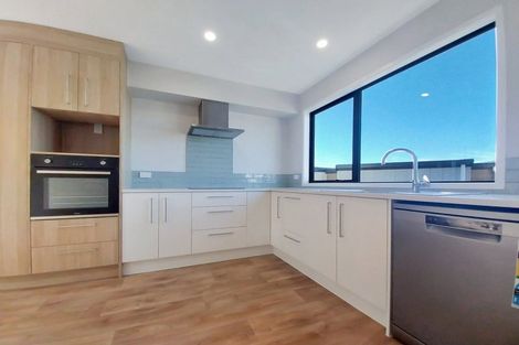 Photo of property in 28 Tima Lane, Mangere Bridge, Auckland, 2022