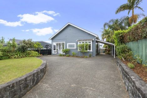 Photo of property in 147 Queen Street, Northcote Point, Auckland, 0627