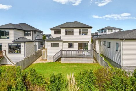 Photo of property in 28 Bine Crescent, Orewa, 0931