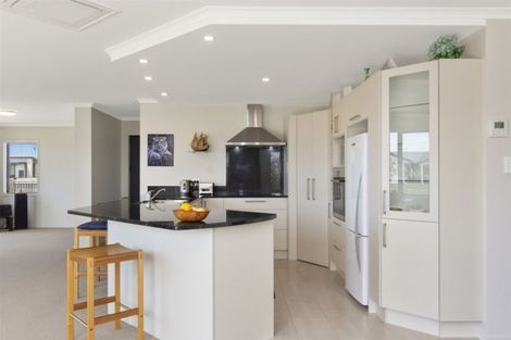 Photo of property in 9 Hiria Crescent, Papamoa Beach, Papamoa, 3118