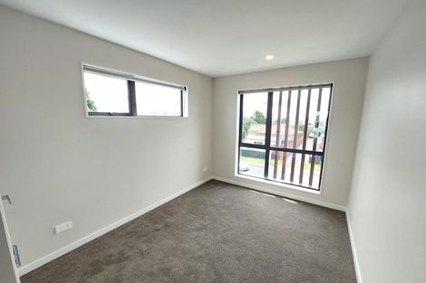Photo of property in 1/58 Te Atatu Road, Te Atatu South, Auckland, 0610