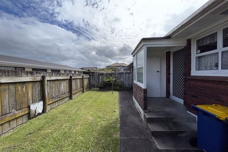 Photo of property in 1/116 Te Atatu Road, Te Atatu South, Auckland, 0610