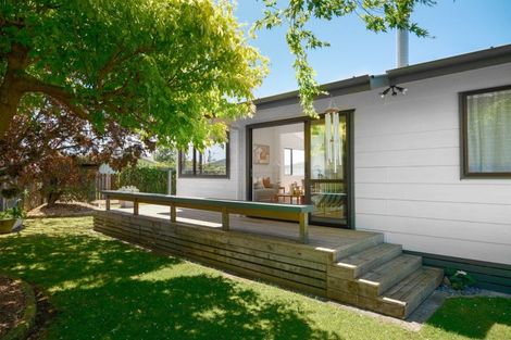 Photo of property in 12 Matthew Place, Kawaha Point, Rotorua, 3010