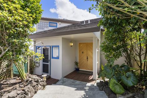 Photo of property in 40 Mccahill Views, Botany Downs, Auckland, 2010