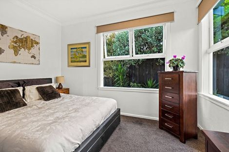 Photo of property in 1/13 Woodhouse Place, West Harbour, Auckland, 0618