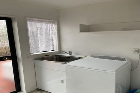 Photo of property in 18 Delaware Grove, Totara Park, Upper Hutt, 5018