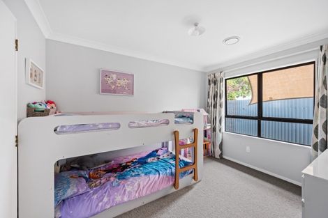 Photo of property in 15 Duckworth Crescent, Greenmeadows, Napier, 4112