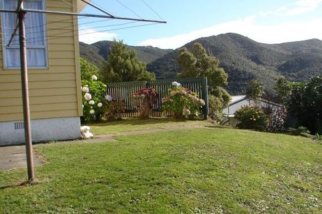 Photo of property in 99a Allington Road, Karori, Wellington, 6012