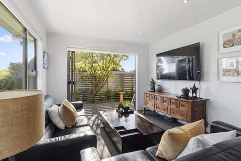 Photo of property in 13a Wayside, Miramar, Wellington, 6022