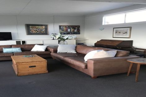 Photo of property in 23 Seaview Road, Castor Bay, Auckland, 0620