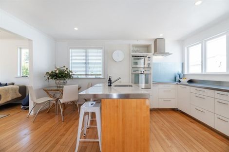 Photo of property in 1/22 Seine Road, Forrest Hill, Auckland, 0620