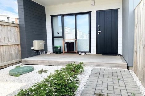 Photo of property in 32 Morihana Close, Glen Eden, 0602
