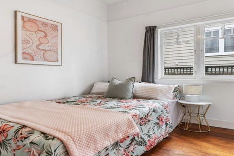 Photo of property in 14 Huapai Street, Onehunga, Auckland, 1061