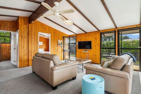 Photo of property in 74 Ladies Mile, Manly, Whangaparaoa, 0930