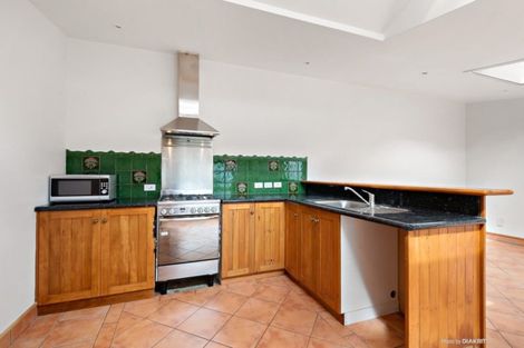 Photo of property in 7 Poplar Grove, Thorndon, Wellington, 6011