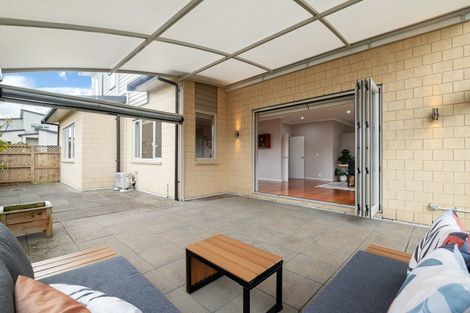 Photo of property in 42 Laurel Oak Drive, Schnapper Rock, Auckland, 0632