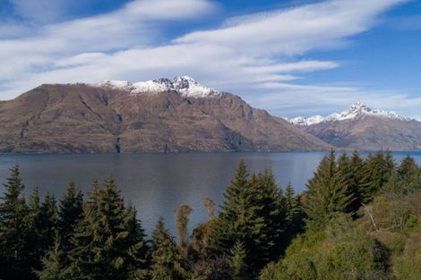 Photo of property in 34 Mckerrow Place, Sunshine Bay, Queenstown, 9300