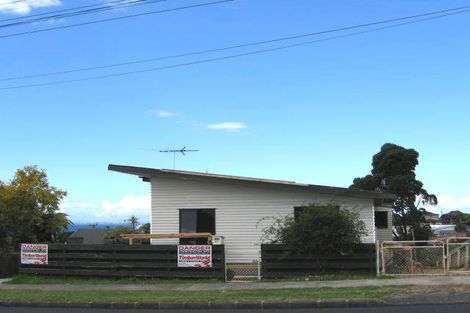 Photo of property in 2/39 Deep Creek Road, Waiake, Auckland, 0630