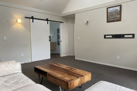 Photo of property in 5 Hira Street, Waikanae, 5036