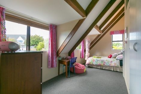 Photo of property in 9 Ruskin Place, Westown, New Plymouth, 4310