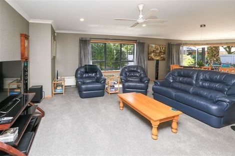 Photo of property in 18 Fencourt Place, Rototuna North, Hamilton, 3210