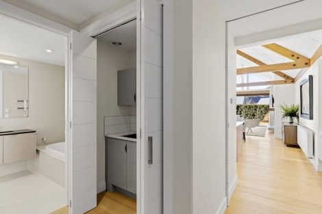 Photo of property in 2 Taramea Lane, Arrowtown, 9371